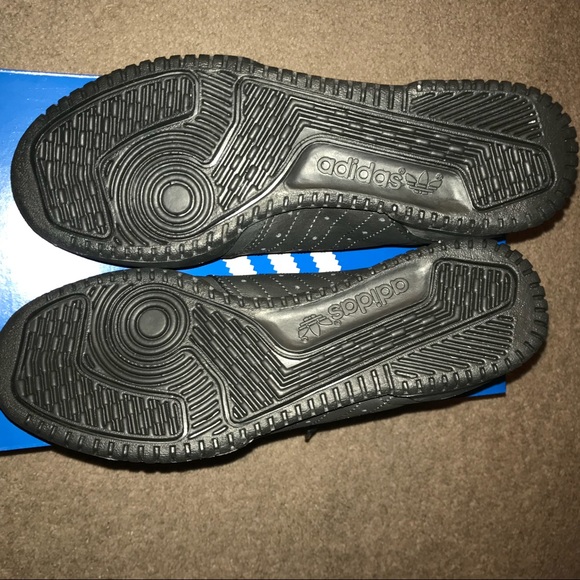 AUTHENTIC YEEZY POWER PHASE - Picture 3 of 3